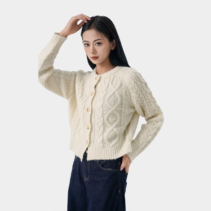 Cárdigan de cable de diamante de un cuello redondo